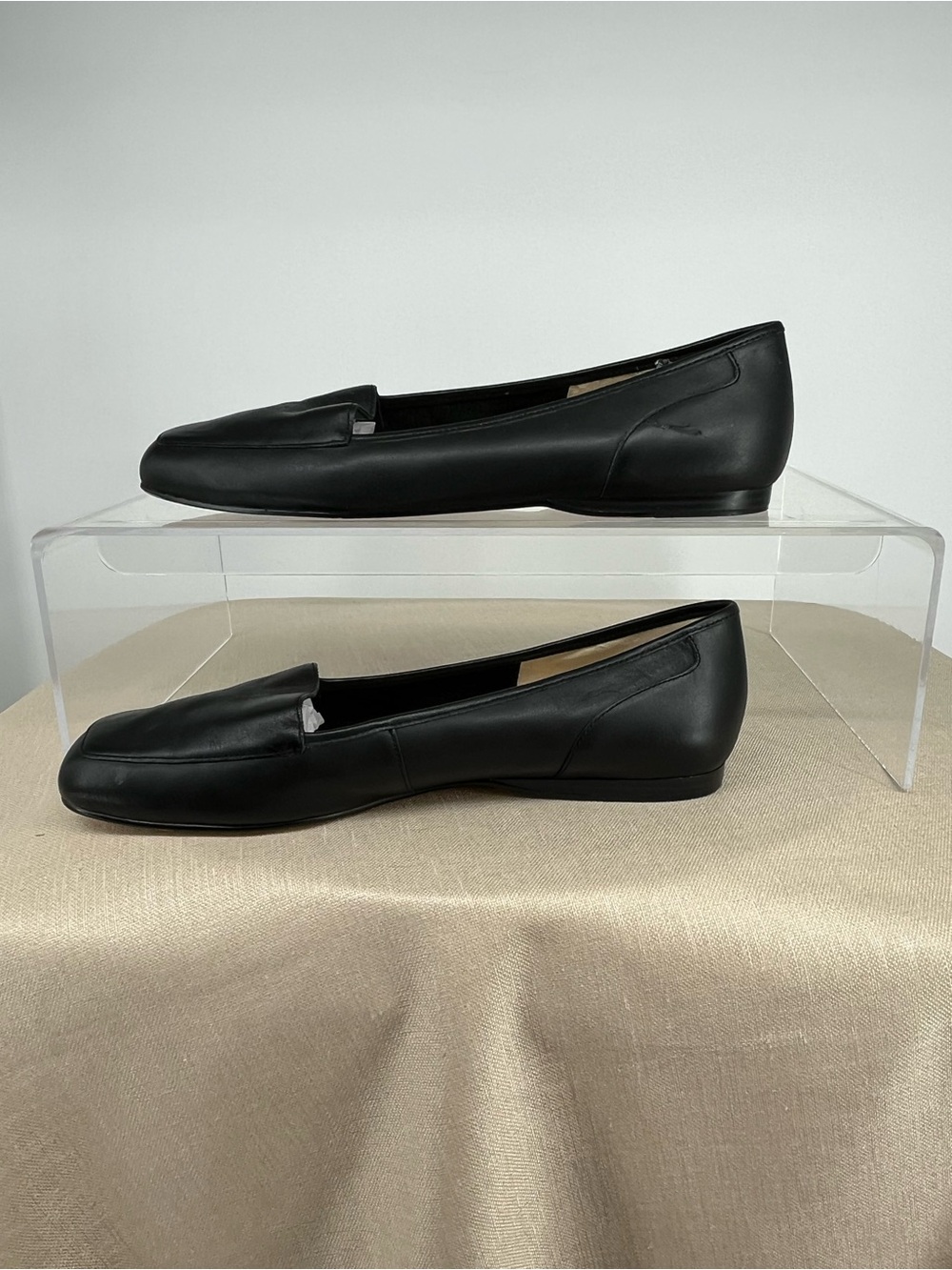 Bandolino BDLiberty Black Leather Square-Toe Loafers - Picture 3 of 8